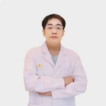 Dr.Pitch Chan-Deeying